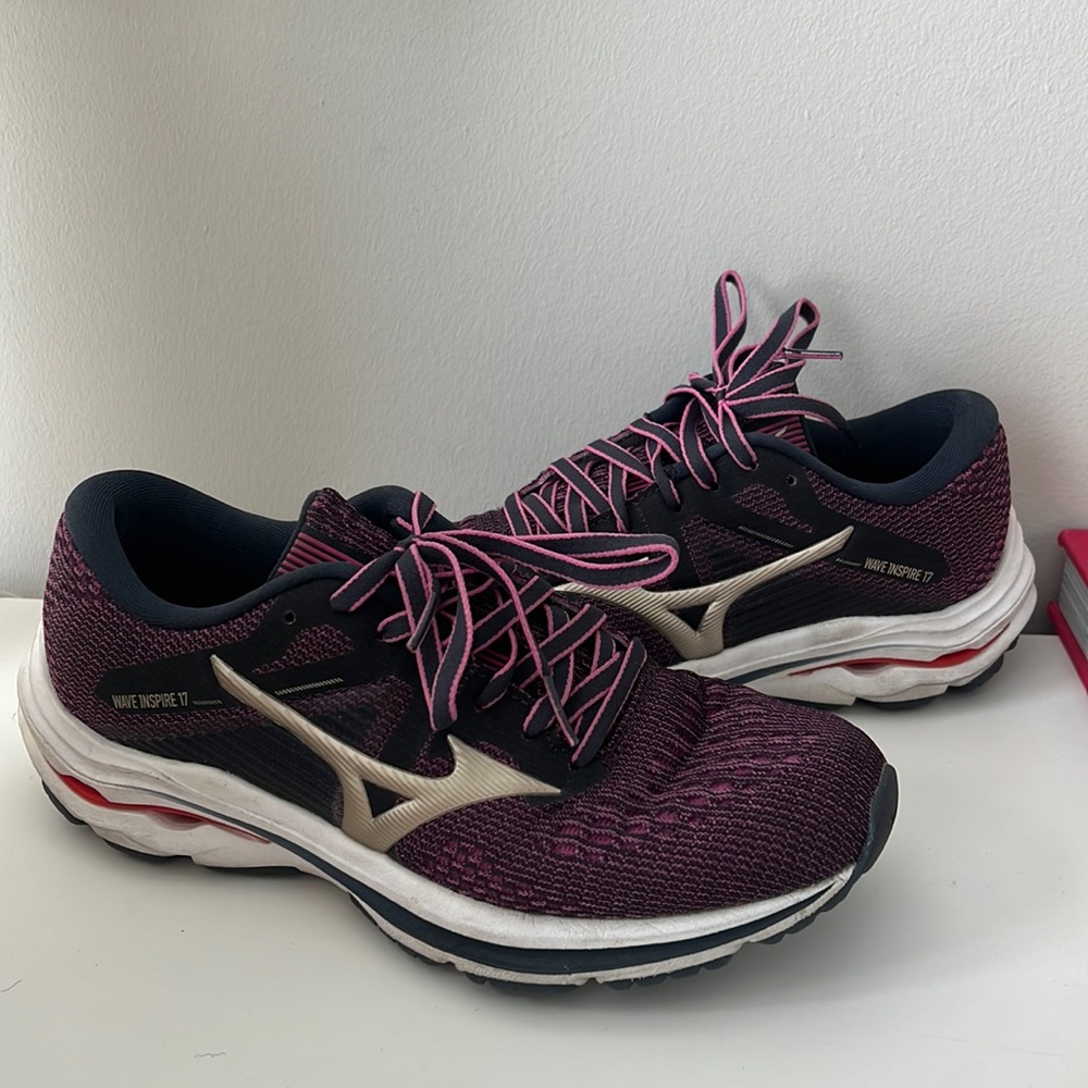 Mizuno Womens Wave Inspire 17 Running Shoes Size 6.5